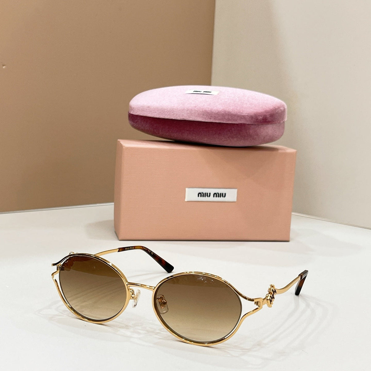 Miu Miu Smu73w Sunglasses product image 4, provided for visual reference and product detail review