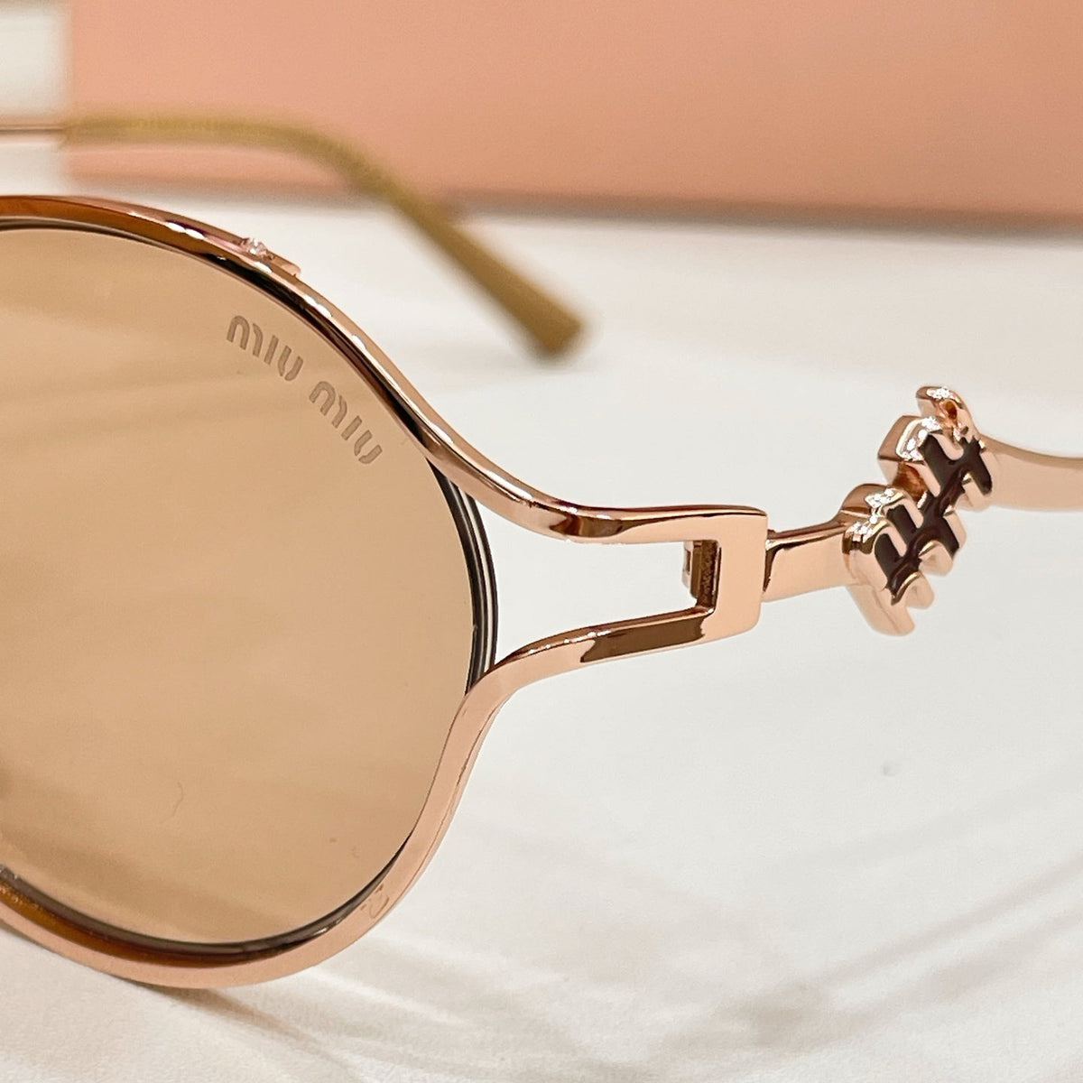Miu Miu Smu73w Sunglasses product image 8, provided for visual reference and product detail review