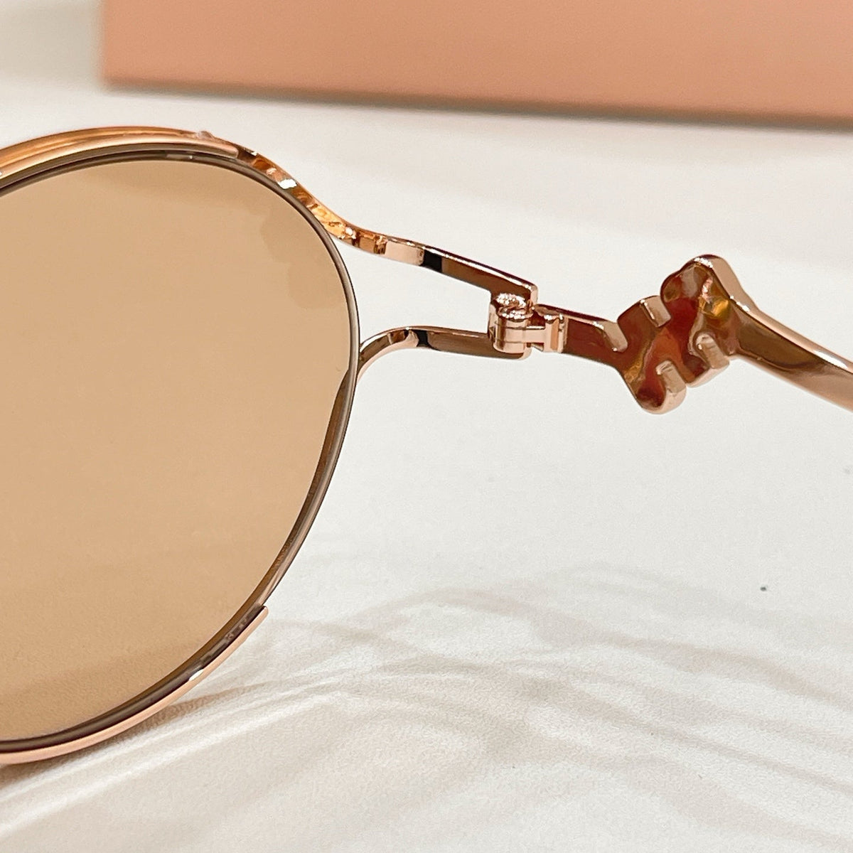 Miu Miu Smu73w Sunglasses product image 9, provided for visual reference and product detail review