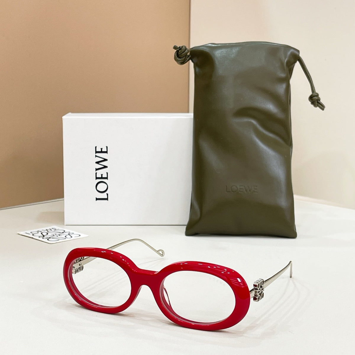 Loewe LW521U Sunglasses product image 1, provided for visual reference and product detail review