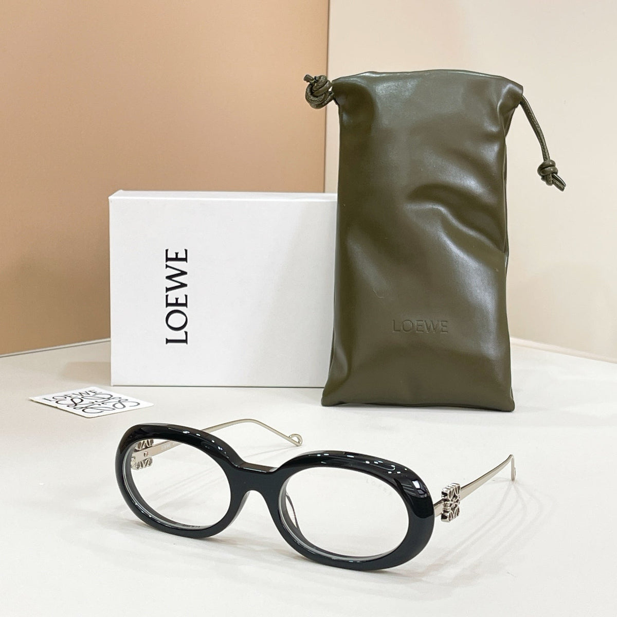 Loewe LW521U Sunglasses product image 3, provided for visual reference and product detail review