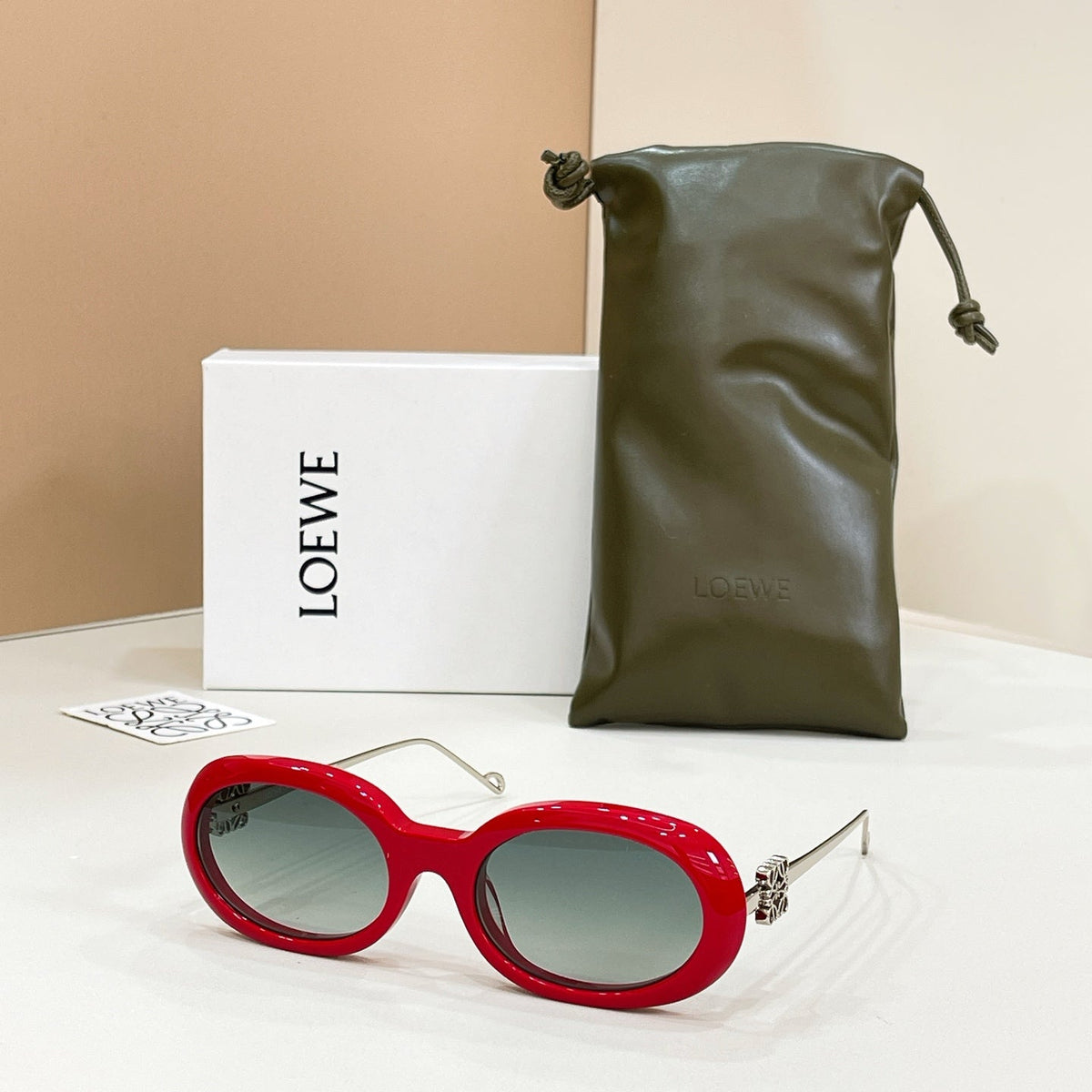 Loewe LW521U Sunglasses product image 10, provided for visual reference and product detail review