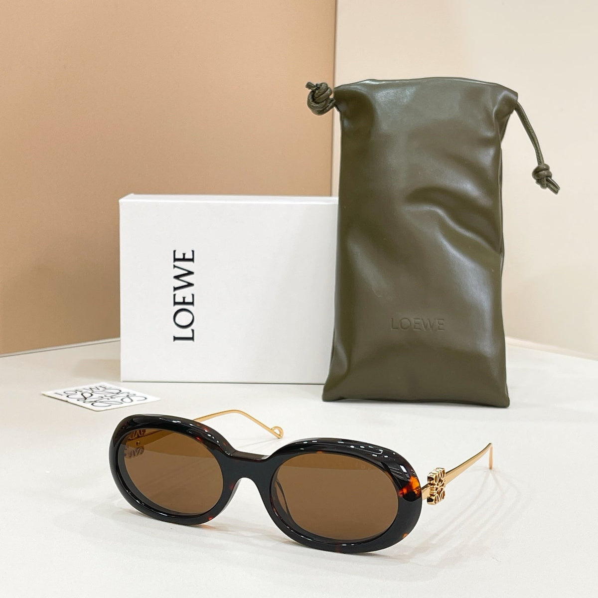 Loewe LW521U Sunglasses product image 11, provided for visual reference and product detail review