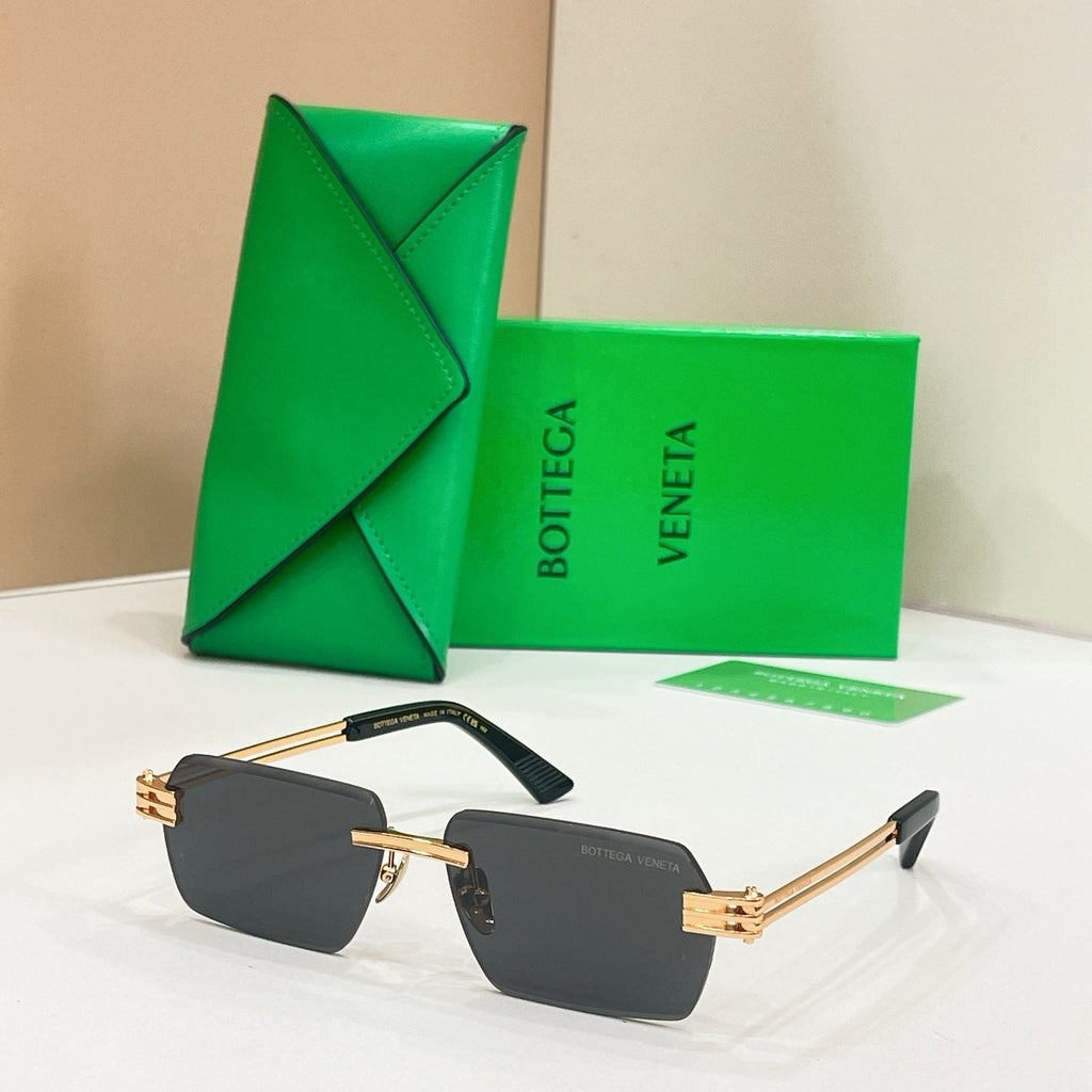 Bottega Veneta BV2347S Sunglasses product image 1, provided for visual reference and product detail review