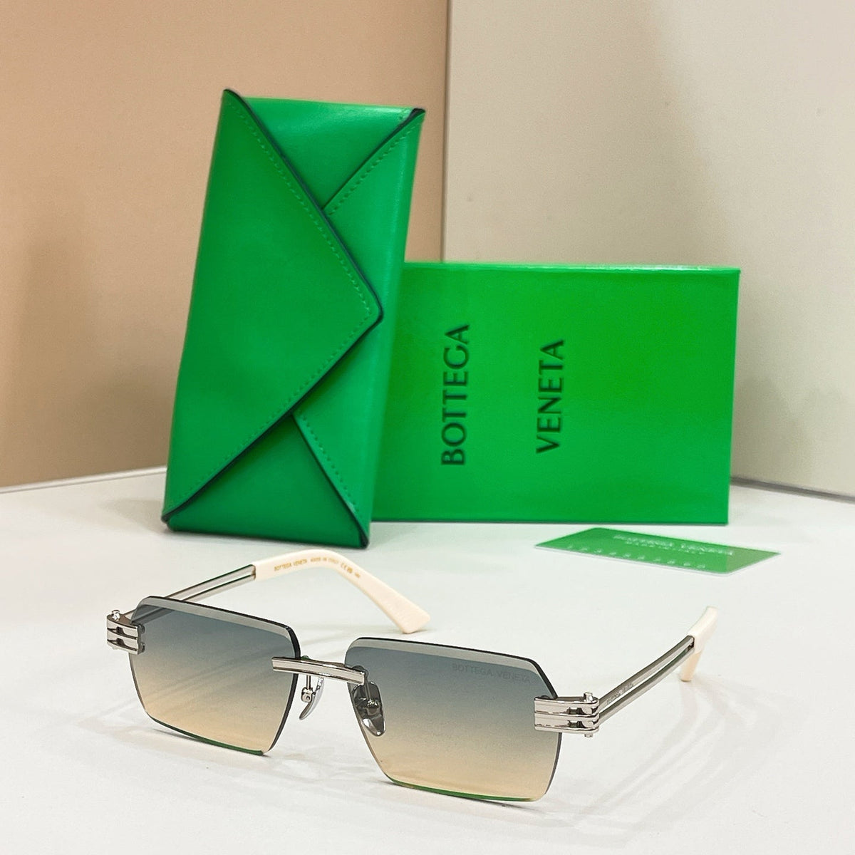 Bottega Veneta BV2347S Sunglasses product image 3, provided for visual reference and product detail review