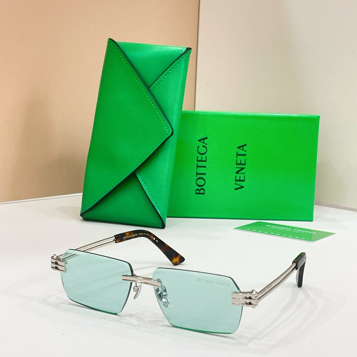 Bottega Veneta BV2347S Sunglasses product image 4, provided for visual reference and product detail review