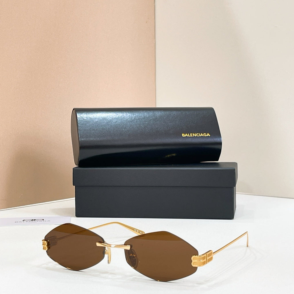 Balenciaga BB0811S Sunglasses product image 4, provided for visual reference and product detail review