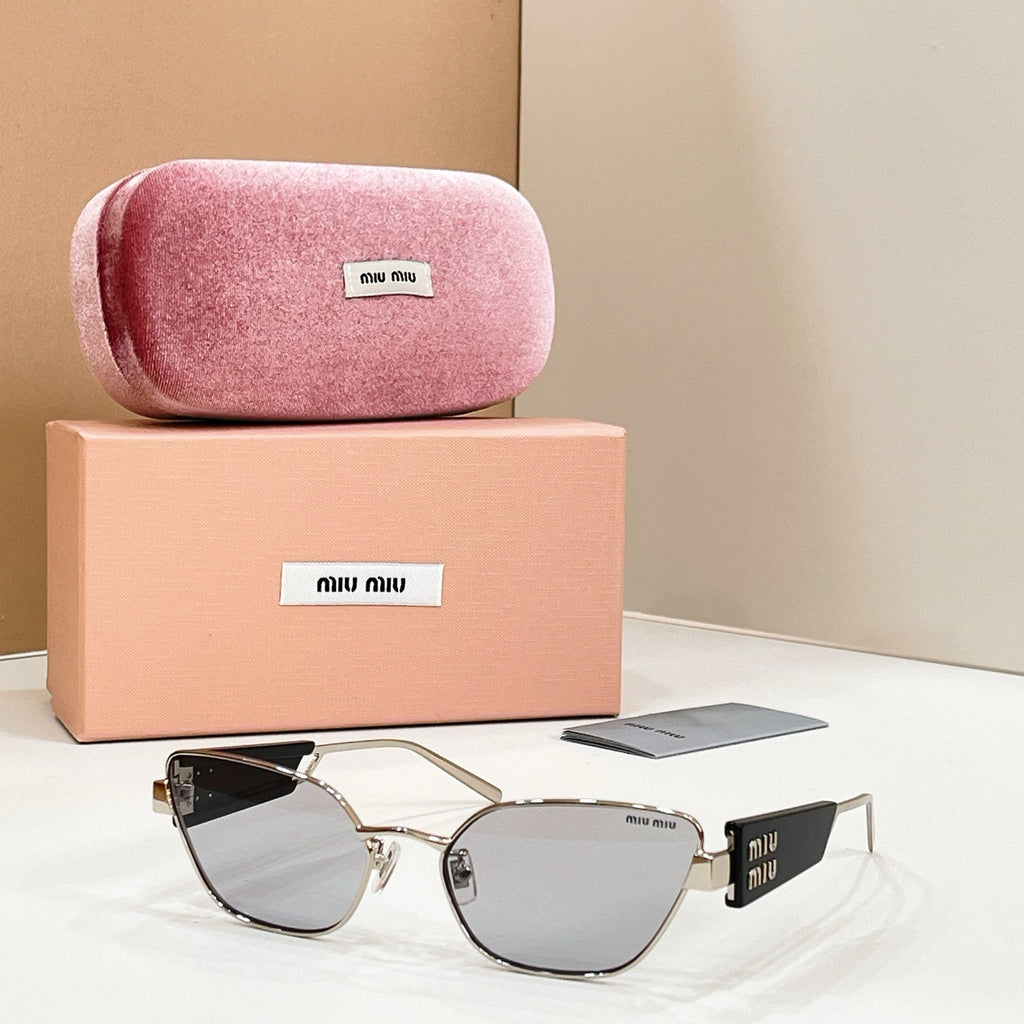 Miu Miu SMU 65WS Sunglasses product image 2, provided for visual reference and product detail review