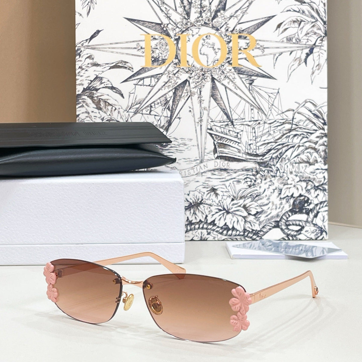 Dior Clover S1U Sunglasses product image 3, provided for visual reference and product detail review