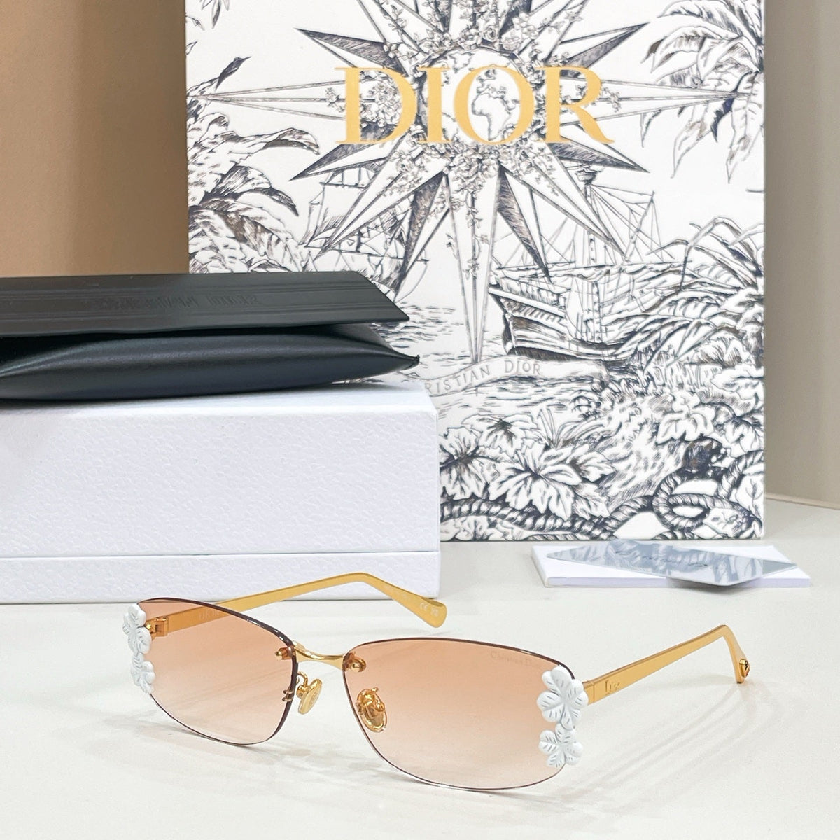 Dior Clover S1U Sunglasses product image 6, provided for visual reference and product detail review