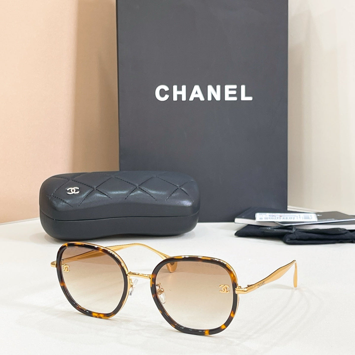 Chanel 5508-H Sunglasses product image 4, provided for visual reference and product detail review