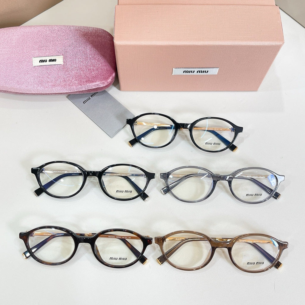 Miu Miu SMU B62 Sunglasses product image 9, provided for visual reference and product detail review