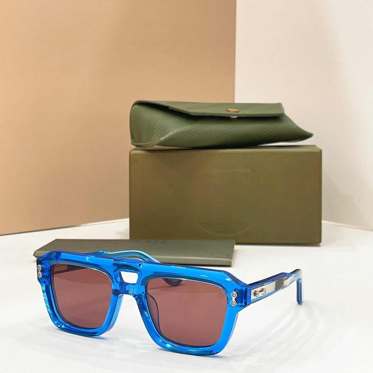 AKONI AKS-531 Sunglasses product image 4, provided for visual reference and product detail review