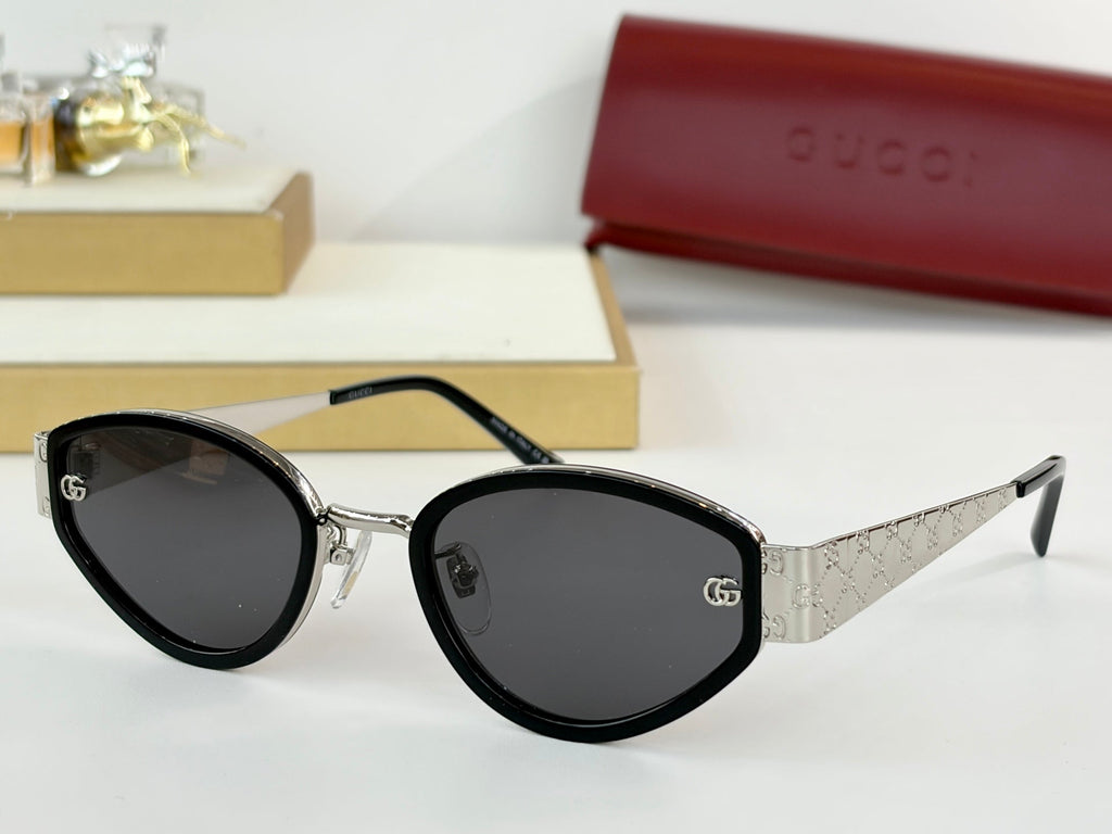 Gucci GG2034SK Sunglasses product image 1, provided for visual reference and product detail review