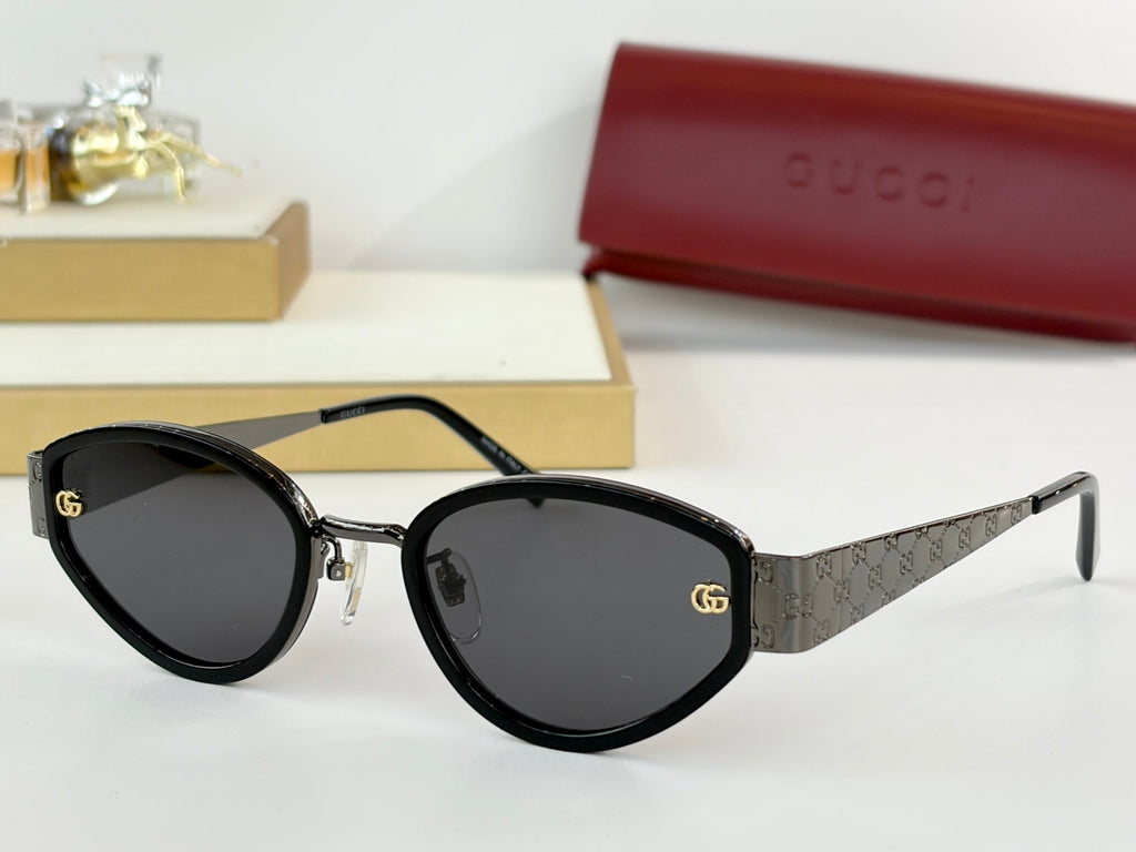 Gucci GG2034SK Sunglasses product image 3, provided for visual reference and product detail review