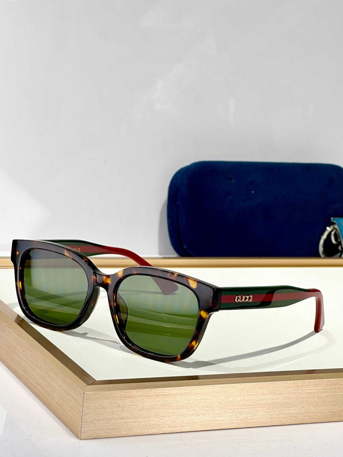 Gucci GG1872SK Sunglasses product image 4, provided for visual reference and product detail review
