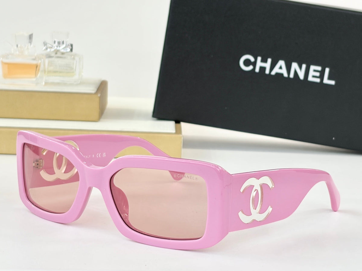 Chanel CH5526 Sunglasses product image 1, provided for visual reference and product detail review