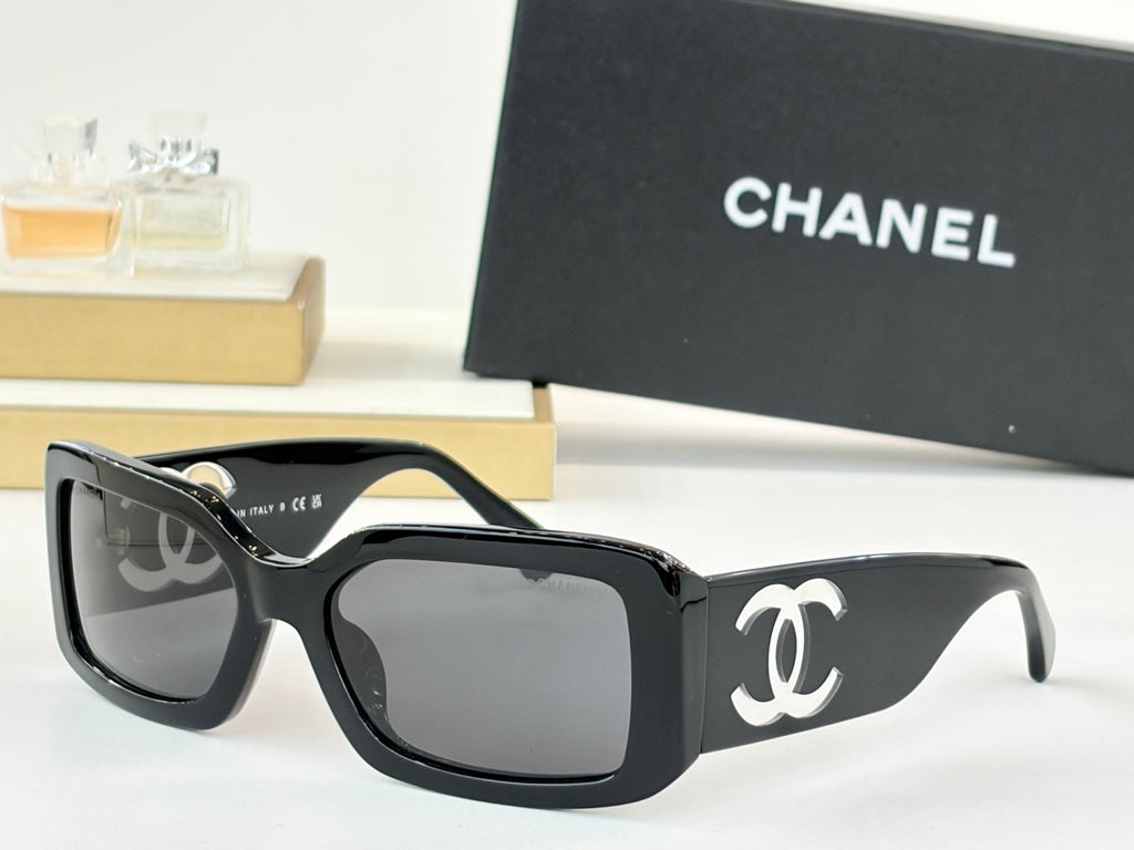 Chanel CH5526 Sunglasses product image 4, provided for visual reference and product detail review
