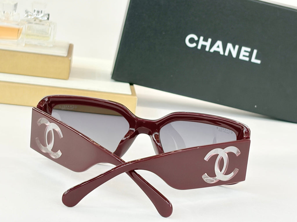 Chanel CH5526 Sunglasses product image 17, provided for visual reference and product detail review