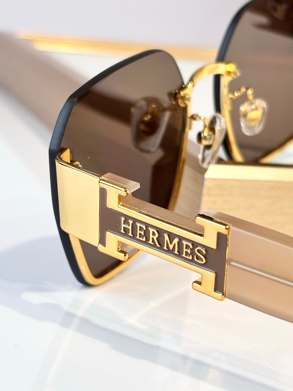 Hermes H8026 Sunglasses product image 8, provided for visual reference and product detail review