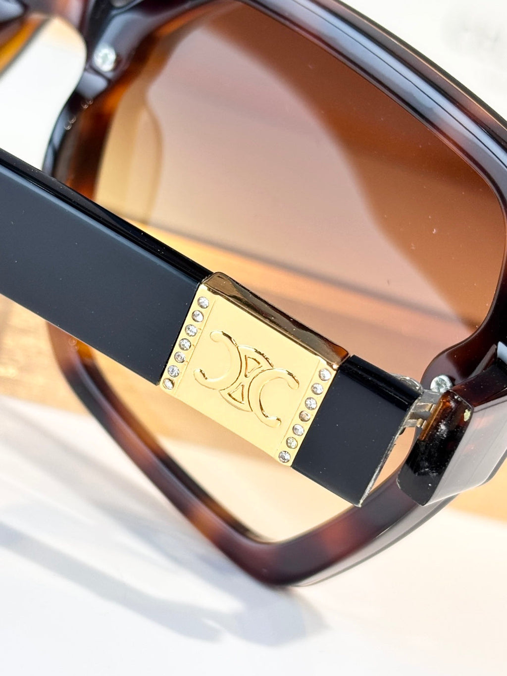 Celine CL40252 Sunglasses product image 9, provided for visual reference and product detail review