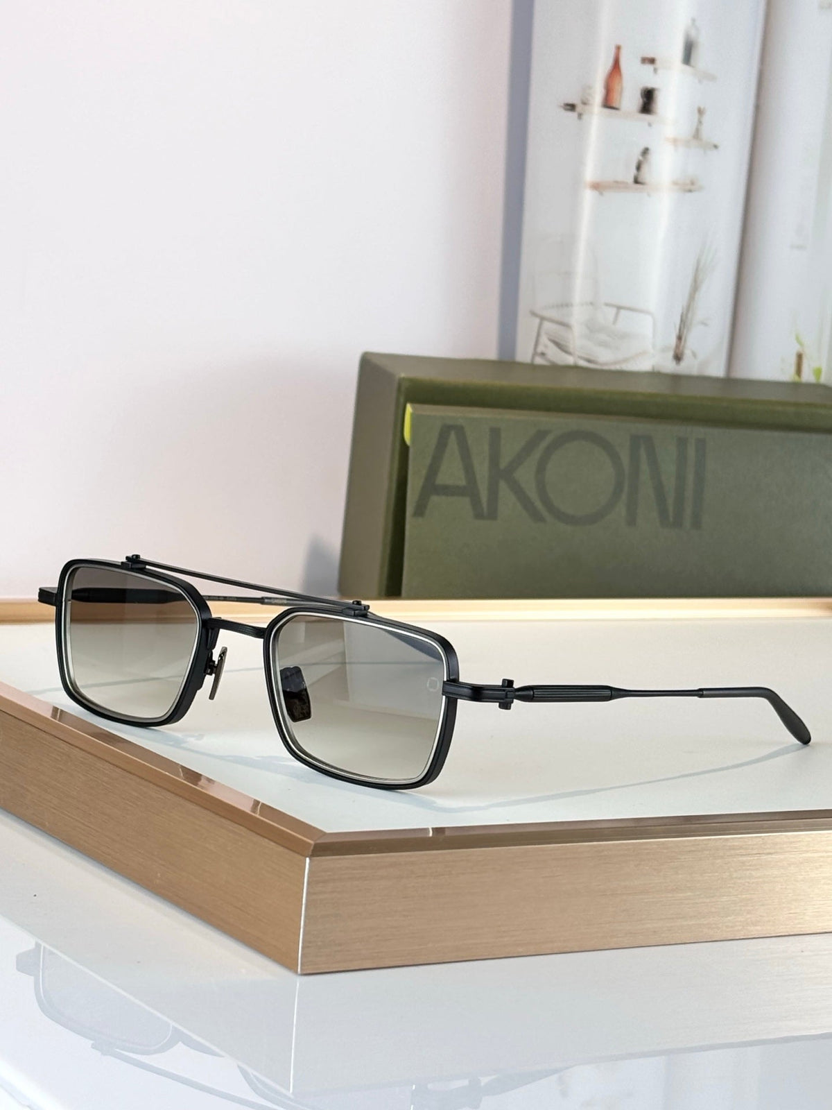 AKONI AKS-304A Sunglasses product image 5, provided for visual reference and product detail review