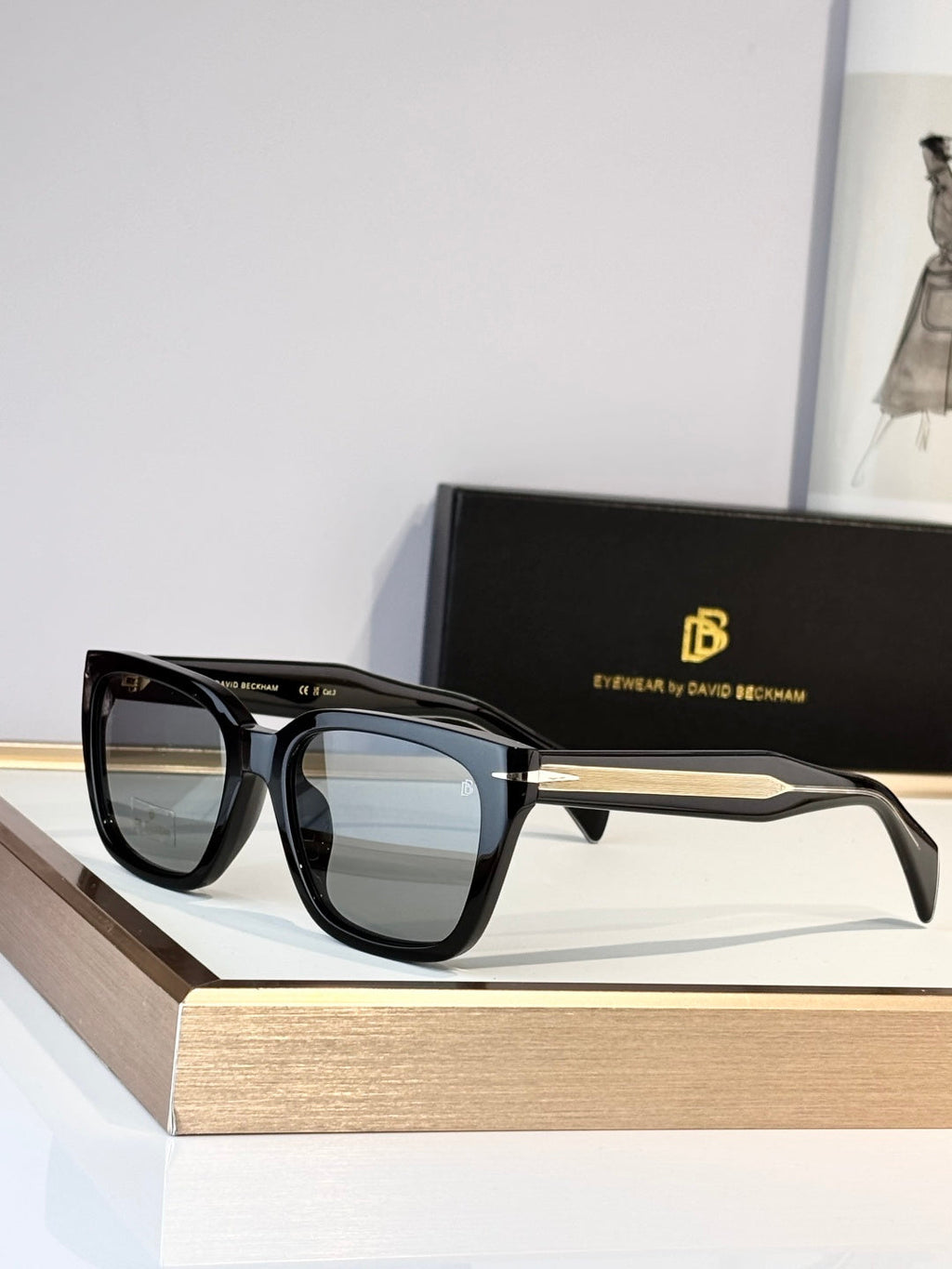 David Beckham DB7135 Sunglasses product image 4, provided for visual reference and product detail review