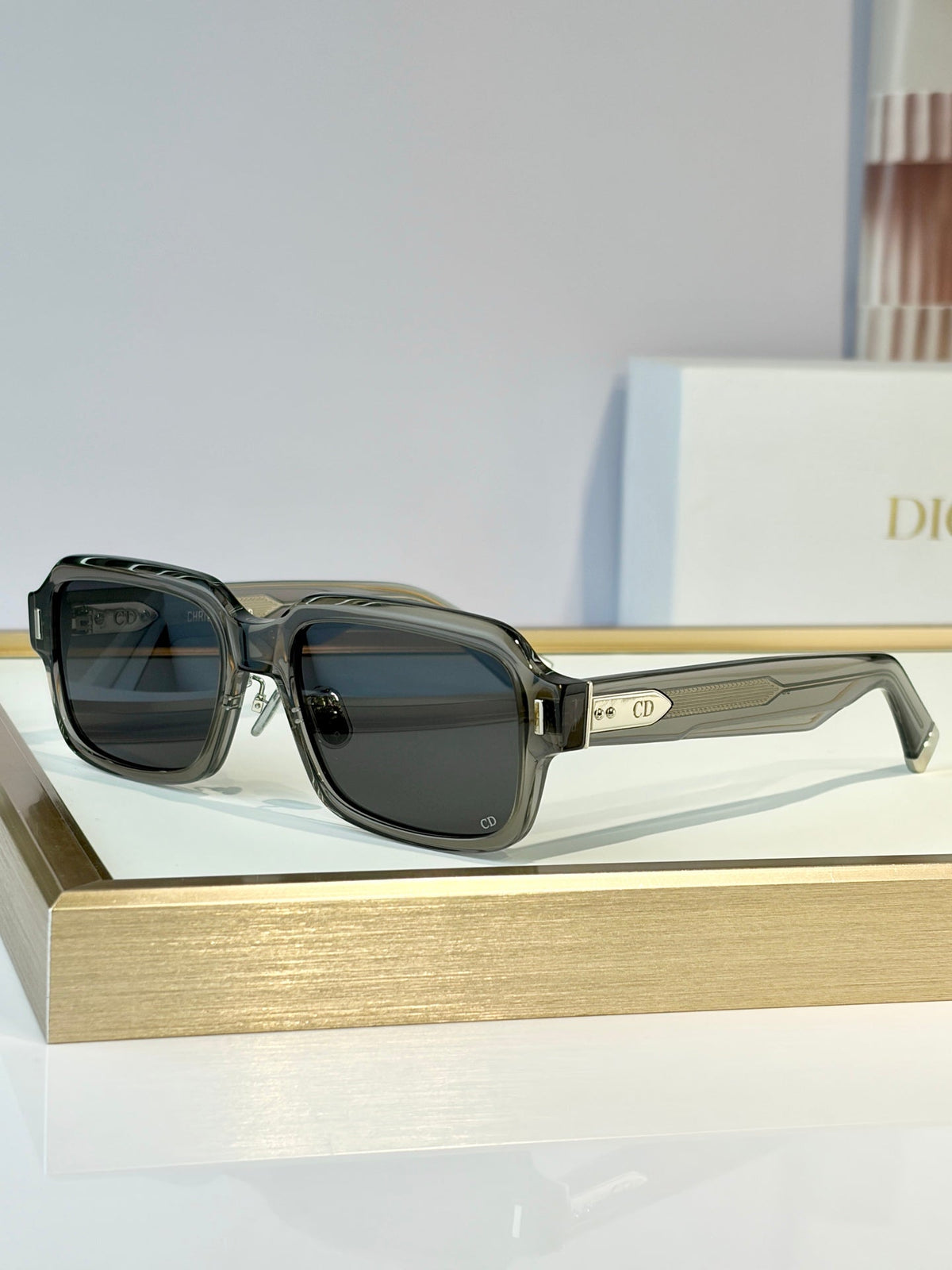 Dior Diortailoring S2F Sunglasses product image 1, provided for visual reference and product detail review