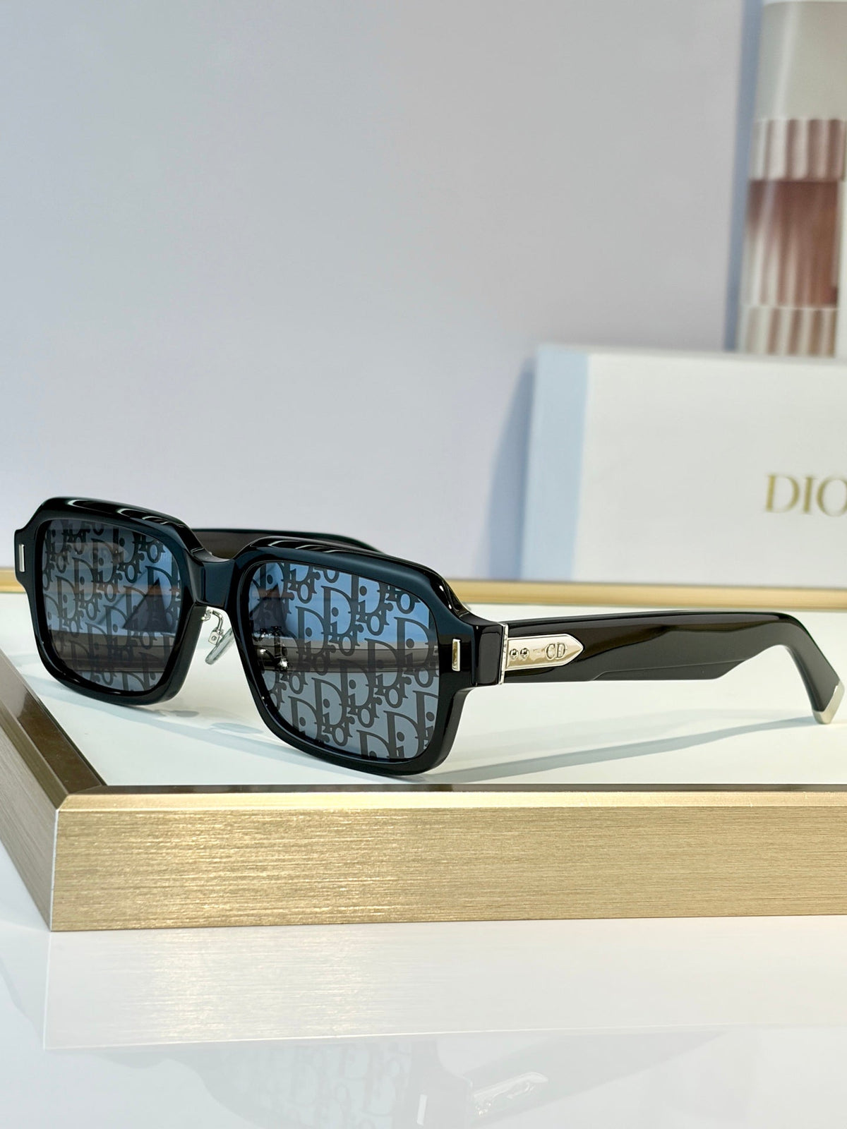 Dior Diortailoring S2F Sunglasses product image 5, provided for visual reference and product detail review