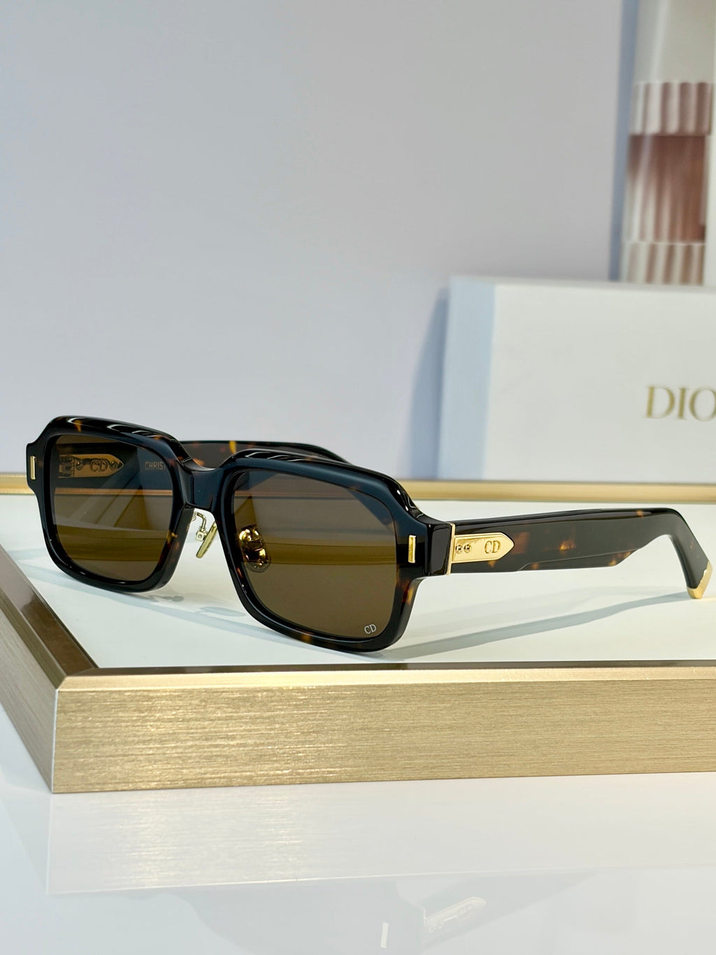 Dior Diortailoring S2F Sunglasses product image 7, provided for visual reference and product detail review
