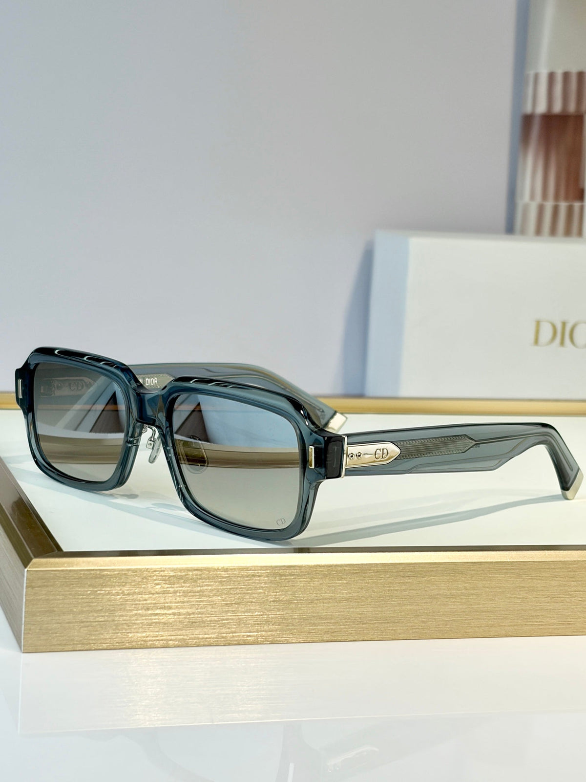 Dior Diortailoring S2F Sunglasses product image 8, provided for visual reference and product detail review