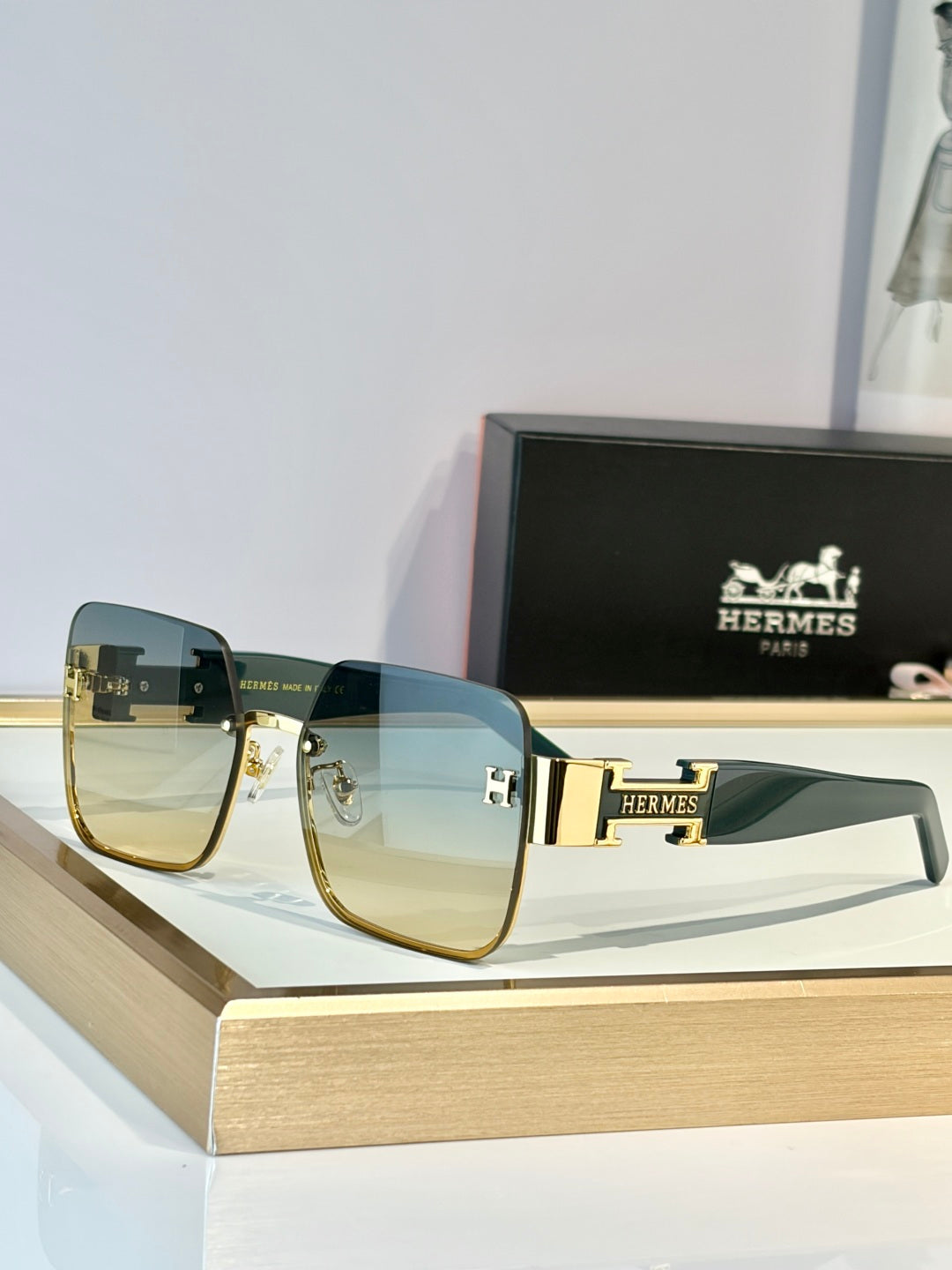 Hermes H8021 Sunglasses product image 6, provided for visual reference and product detail review