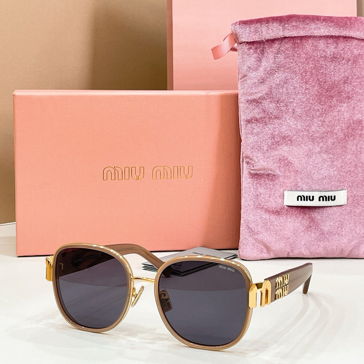 Miu Miu SMU 56WS Sunglasses product image 5, provided for visual reference and product detail review