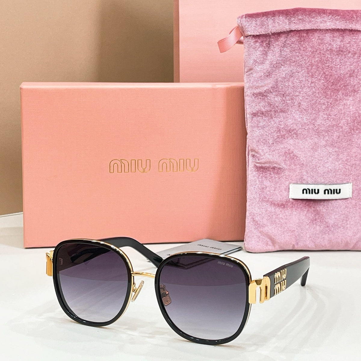 Miu Miu SMU 56WS Sunglasses product image 6, provided for visual reference and product detail review