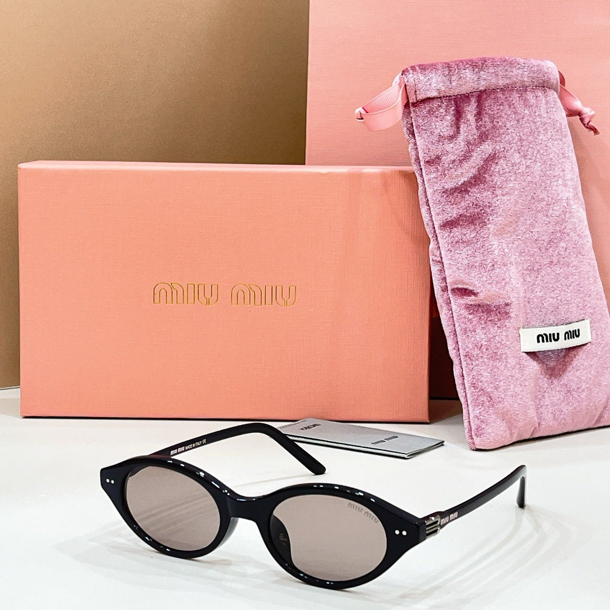 Miu Miu SMU 66WS Sunglasses product image 3, provided for visual reference and product detail review