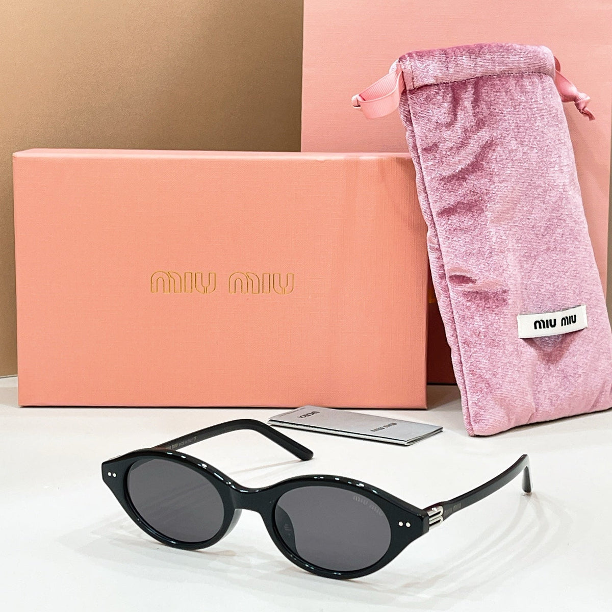 Miu Miu SMU 66WS Sunglasses product image 4, provided for visual reference and product detail review