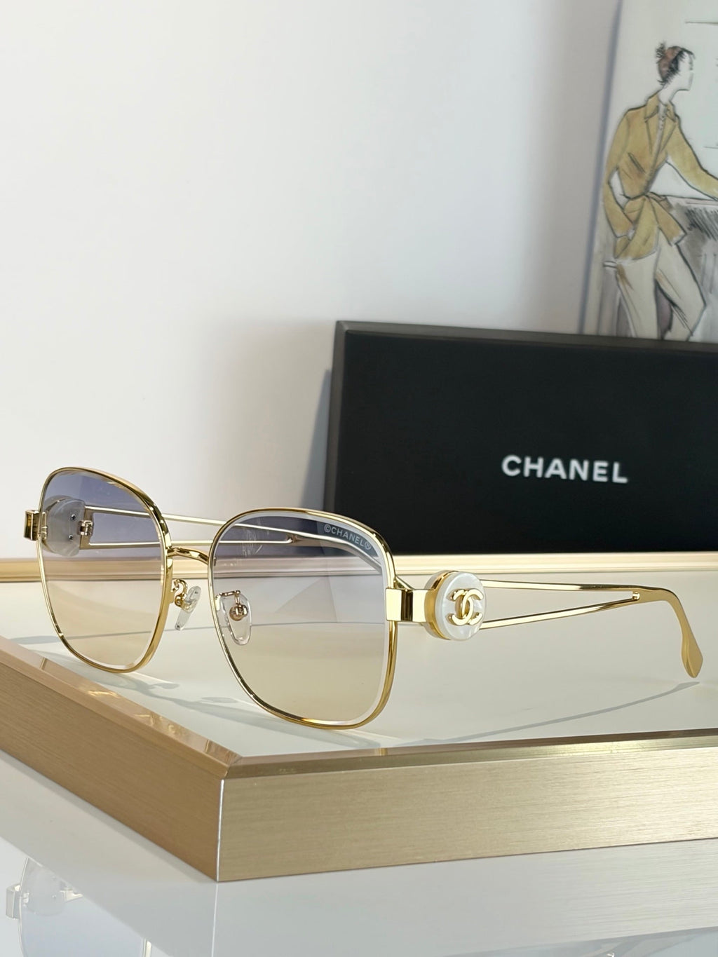 Chanel 5514-H Sunglasses product image 1, provided for visual reference and product detail review