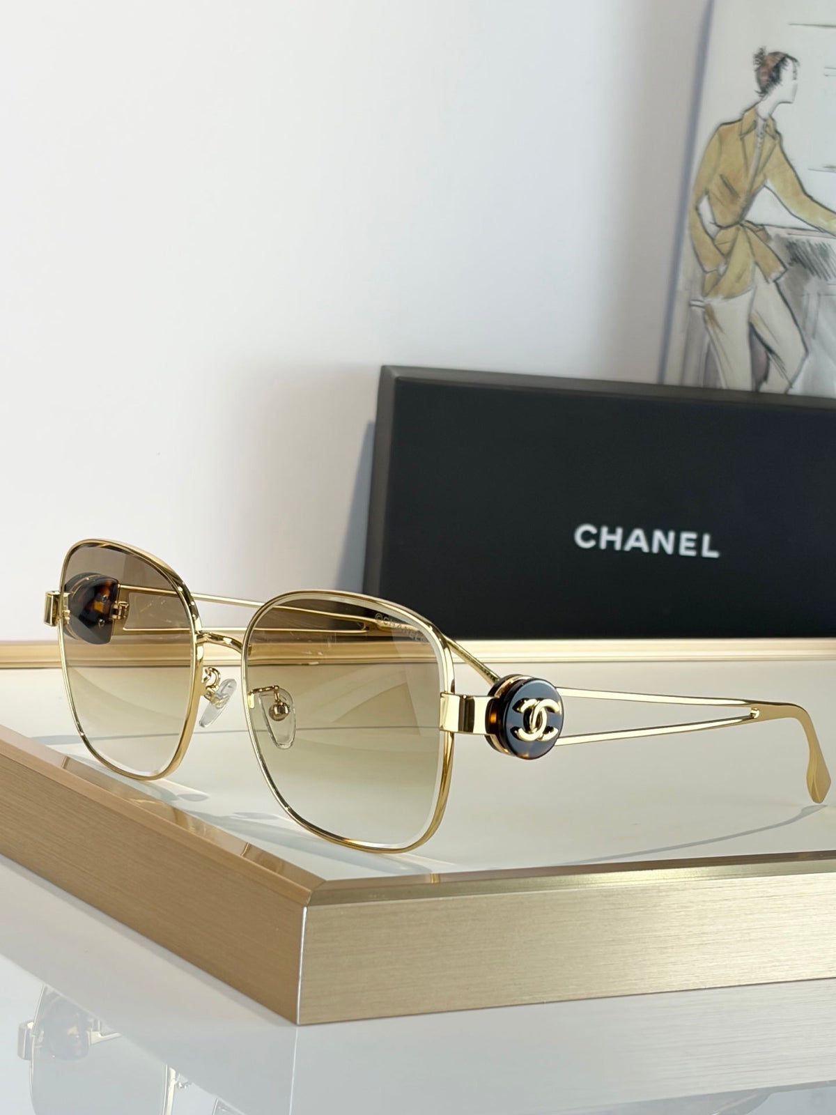 Chanel 5514-H Sunglasses product image 4, provided for visual reference and product detail review