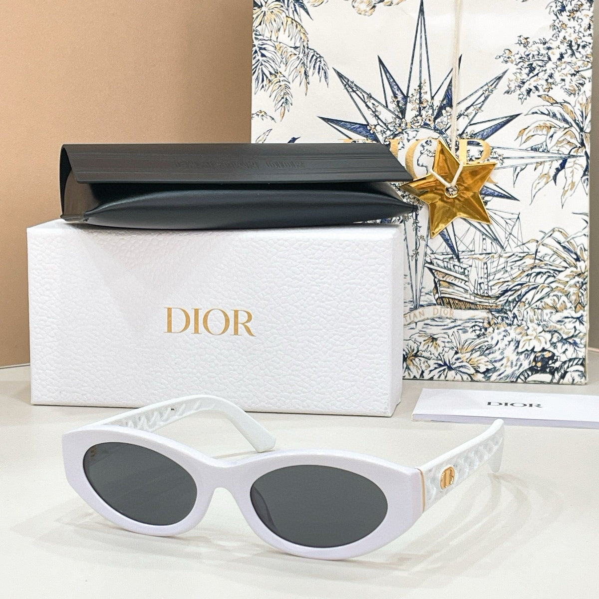 Dior VeryDior S58F Sunglasses product image 4, provided for visual reference and product detail review
