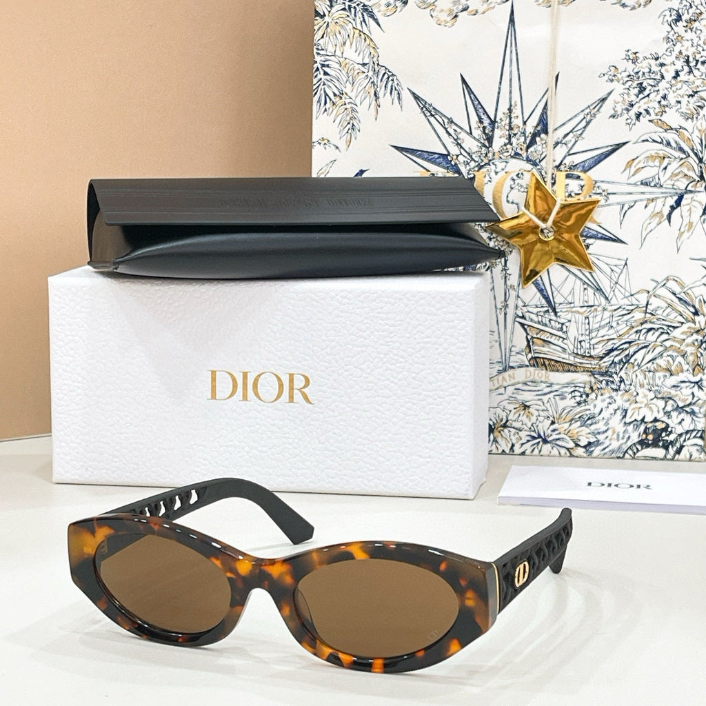 Dior VeryDior S58F Sunglasses product image 6, provided for visual reference and product detail review