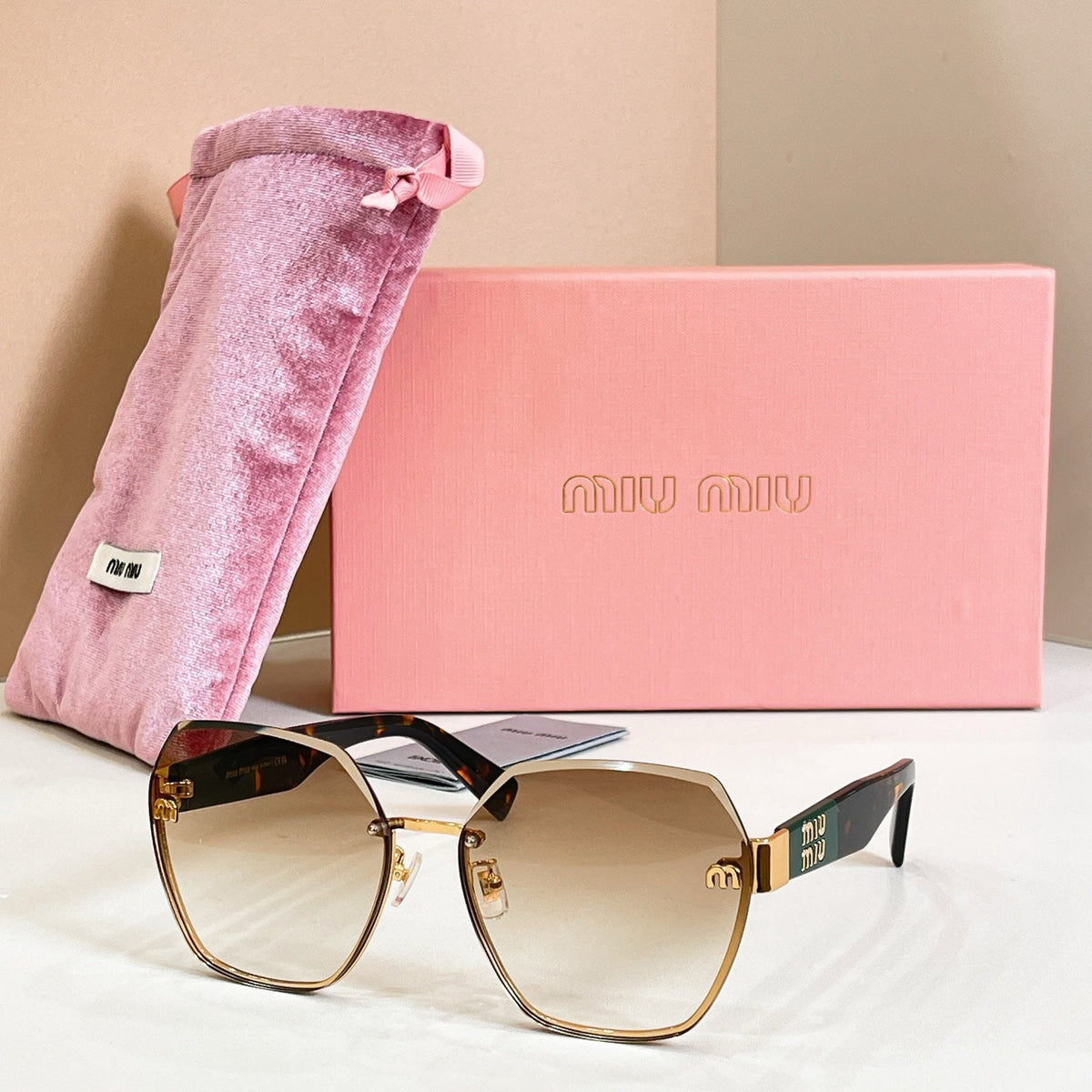 Miu Miu MU 58ZS Sunglasses product image 1, provided for visual reference and product detail review