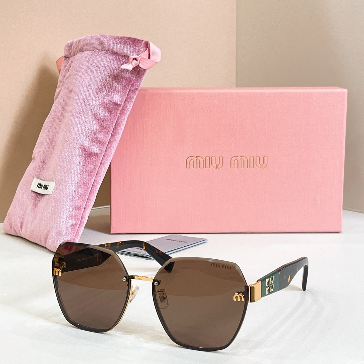Miu Miu MU 58ZS Sunglasses product image 3, provided for visual reference and product detail review