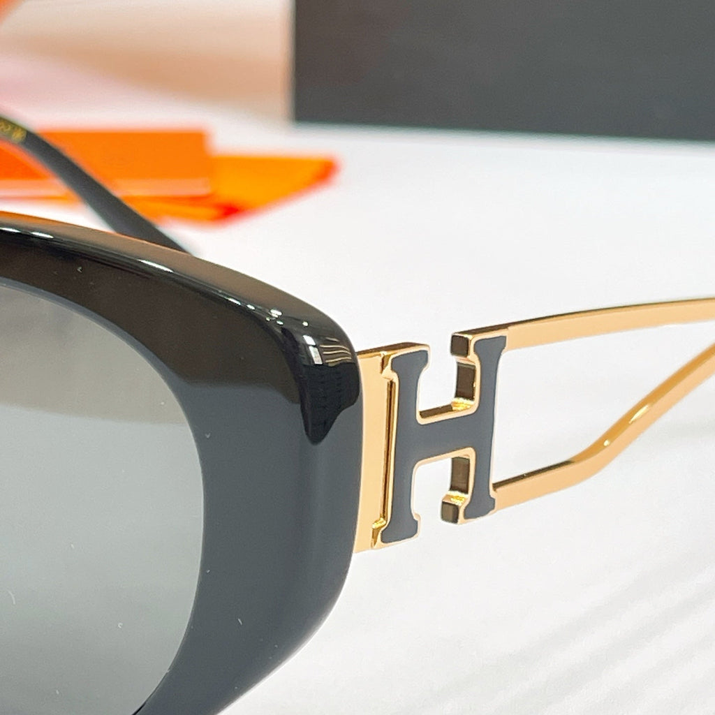 Hermes H8125S Sunglasses product image 8, provided for visual reference and product detail review