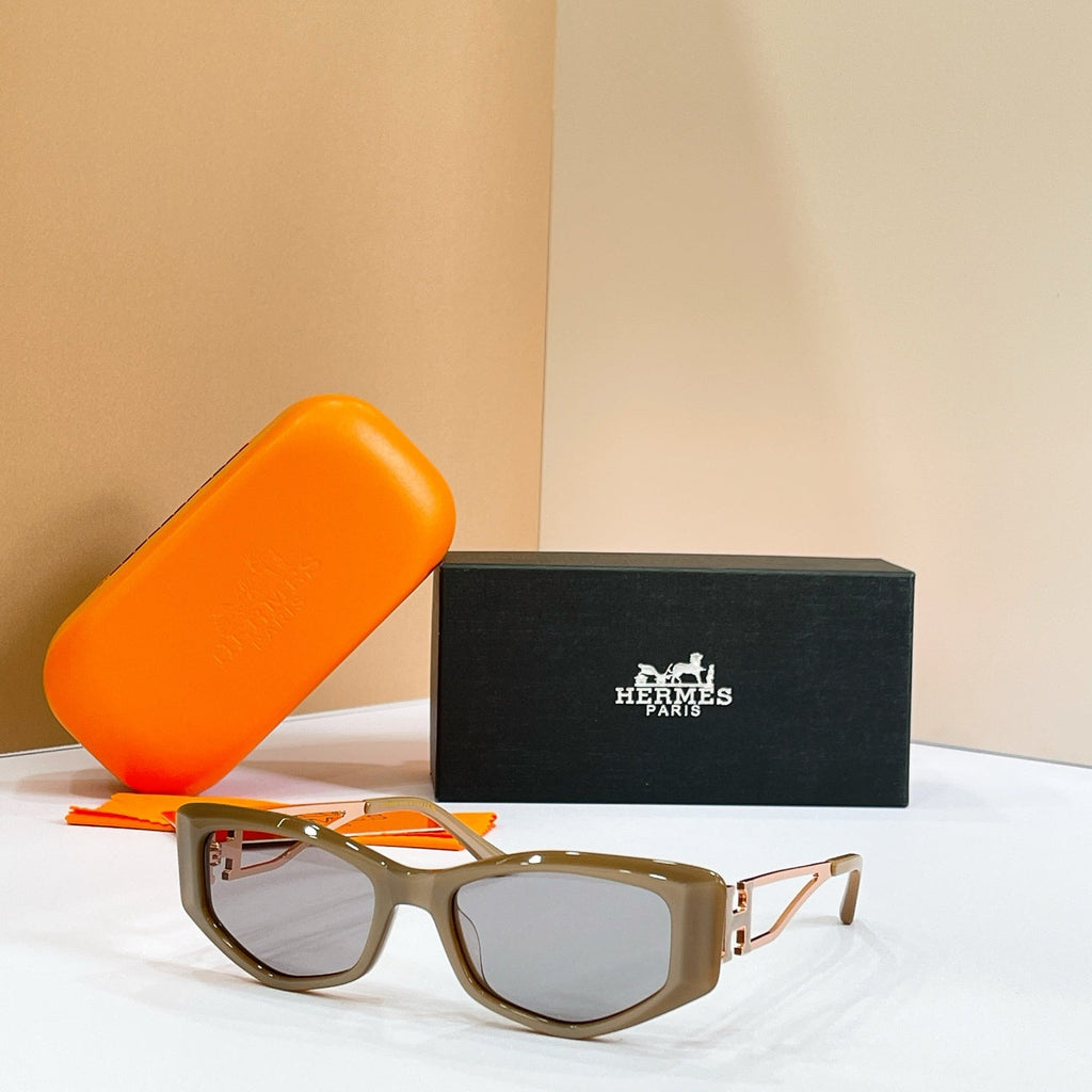 Hermes H8126S Sunglasses product image 6, provided for visual reference and product detail review