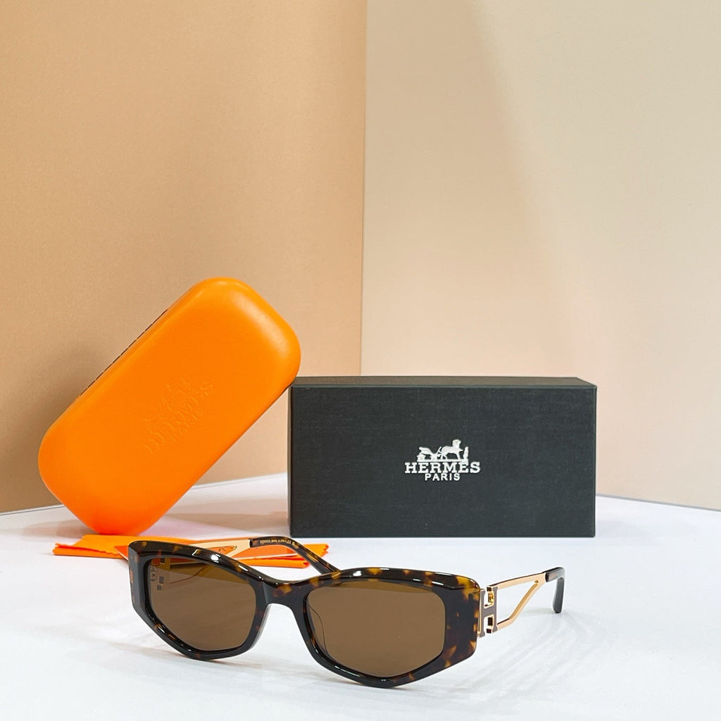 Hermes H8126S Sunglasses product image 7, provided for visual reference and product detail review