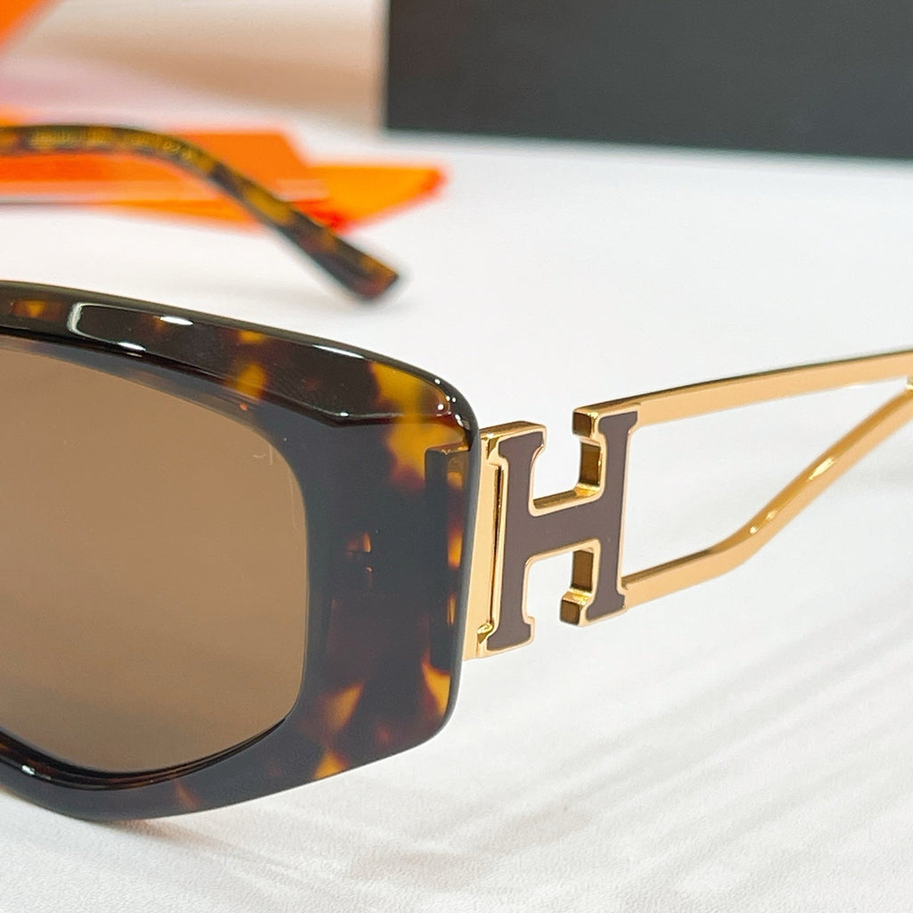 Hermes H8126S Sunglasses product image 8, provided for visual reference and product detail review