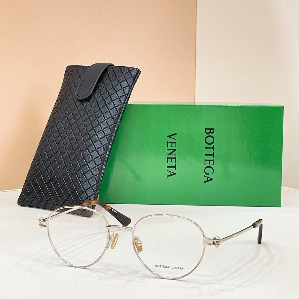 Bottega Veneta BV1382S Sunglasses product image 4, provided for visual reference and product detail review