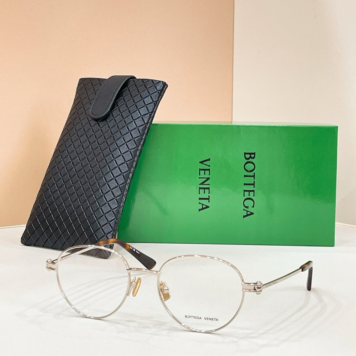 Bottega Veneta BV1382S Sunglasses product image 4, provided for visual reference and product detail review