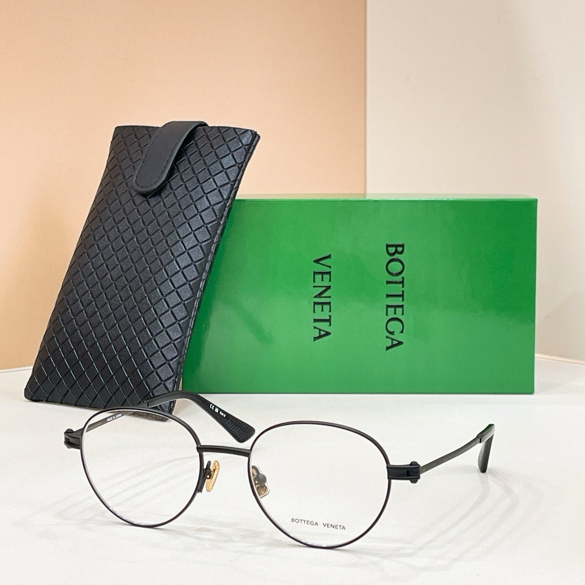 Bottega Veneta BV1382S Sunglasses product image 6, provided for visual reference and product detail review