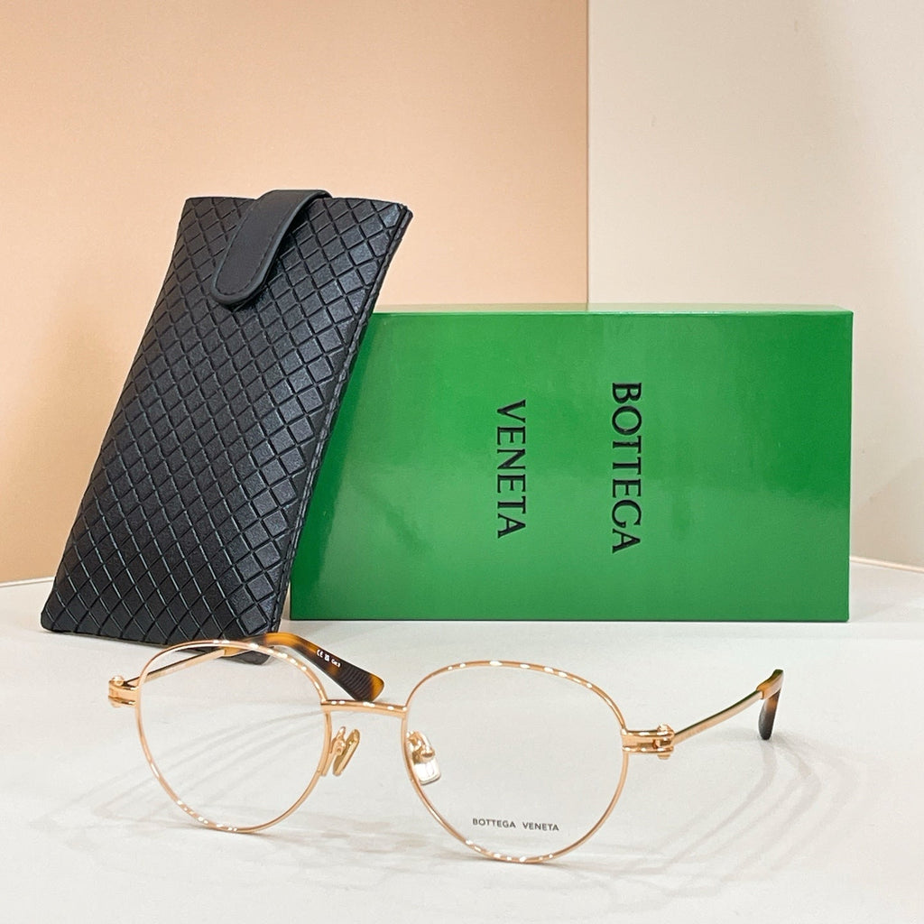 Bottega Veneta BV1382S Sunglasses product image 3, provided for visual reference and product detail review